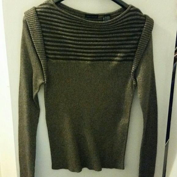 Sweater - Picture 1 of 2